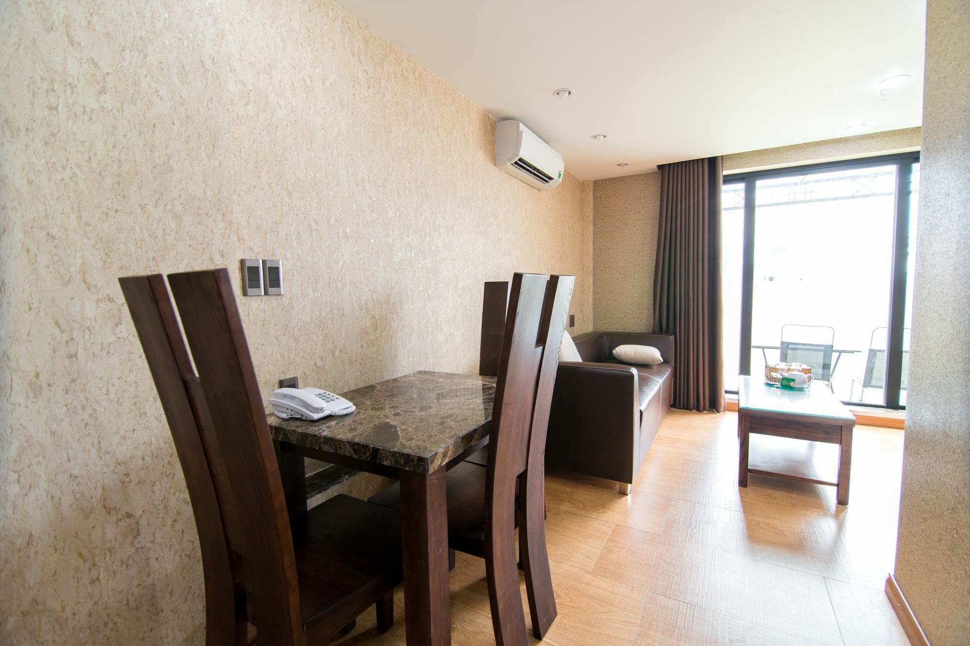 Reddoorz @ Nguyen Trai Street Khách sạn TP. Hồ Chí Minh